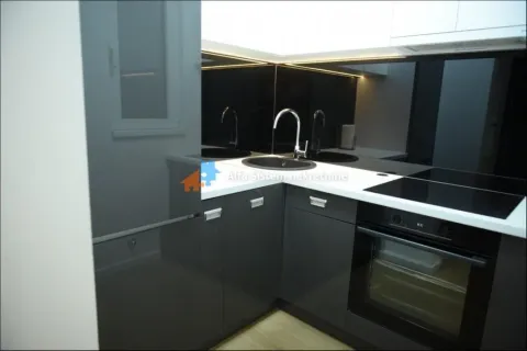 Izdavanje, trosoban stan, 74m², Stari Grad, Beograd - image 5