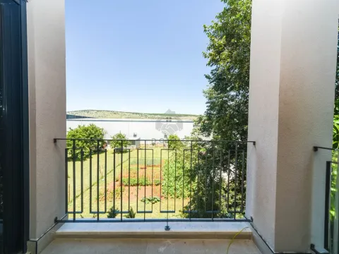 Prodaja, dvosoban stan, 60m², Tološi, Podgorica - image 10