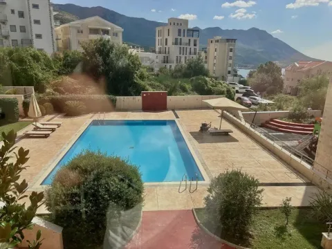Sale, two bedroom apartment, 68m², Bečići, Budva - image 2
