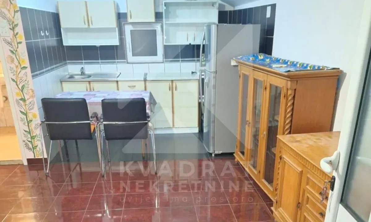 Rent, studio apartment, 25m², Tološka šuma, Podgorica