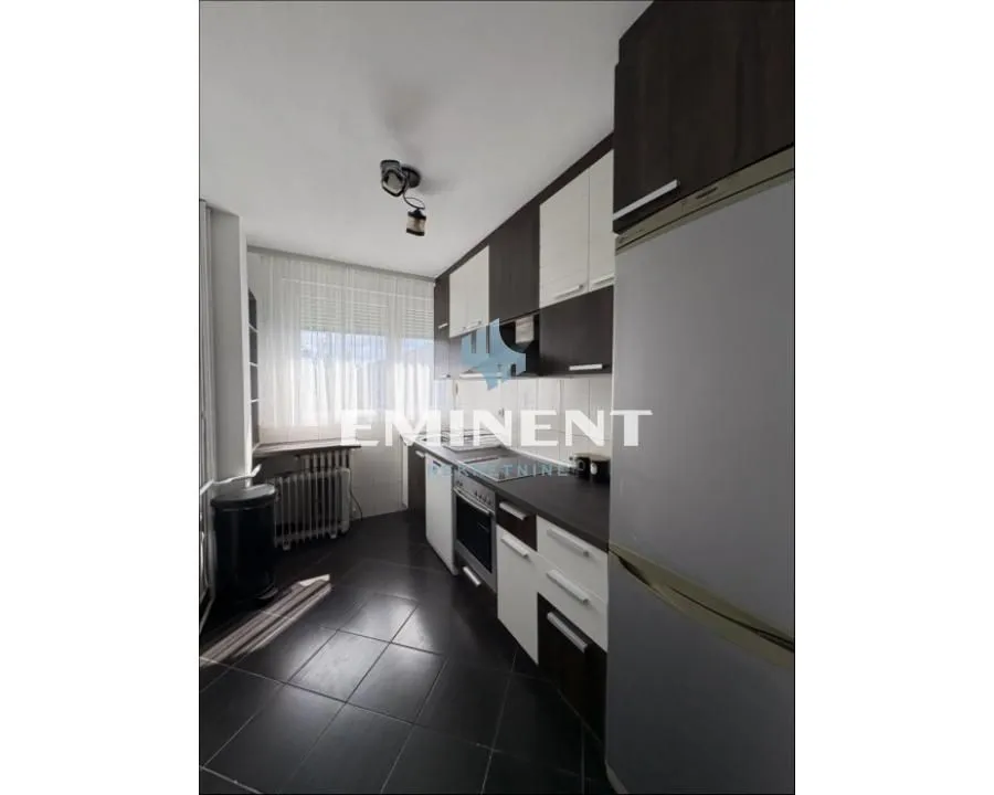 Izdavanje, trosoban stan, 70m², Novi Beograd Sve Podlokacije, Beograd
