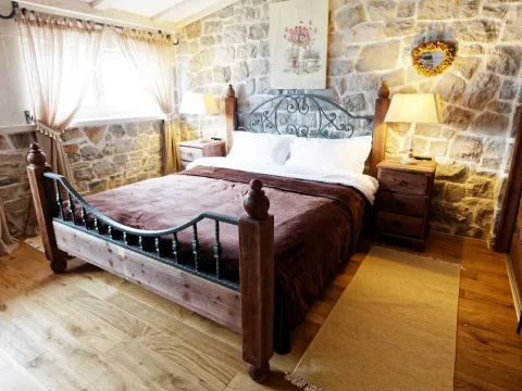 Sale, house, 125m², Kotor, Crna Gora - image 9