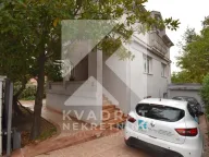 Izdavanje, kuća, 300m², Ibričevina, Podgorica