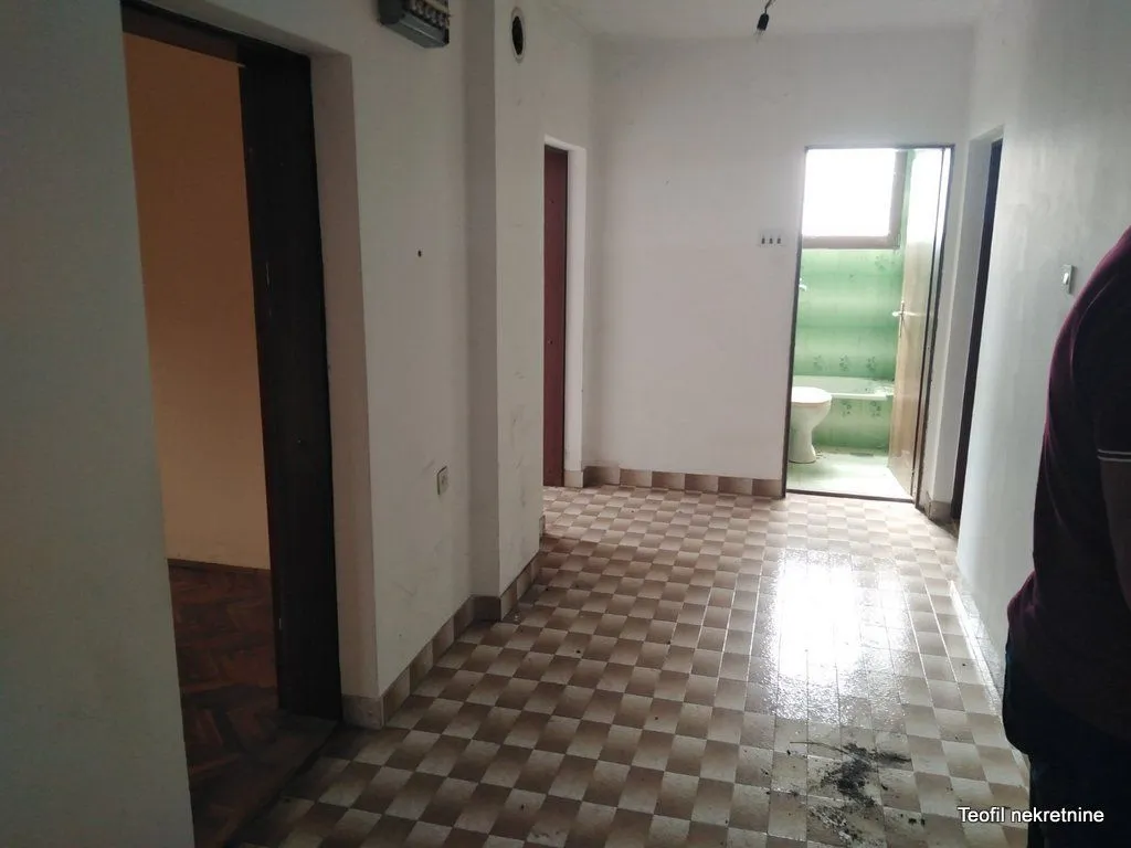 Prodaja, kuća, 350m², Sremčica, Beograd