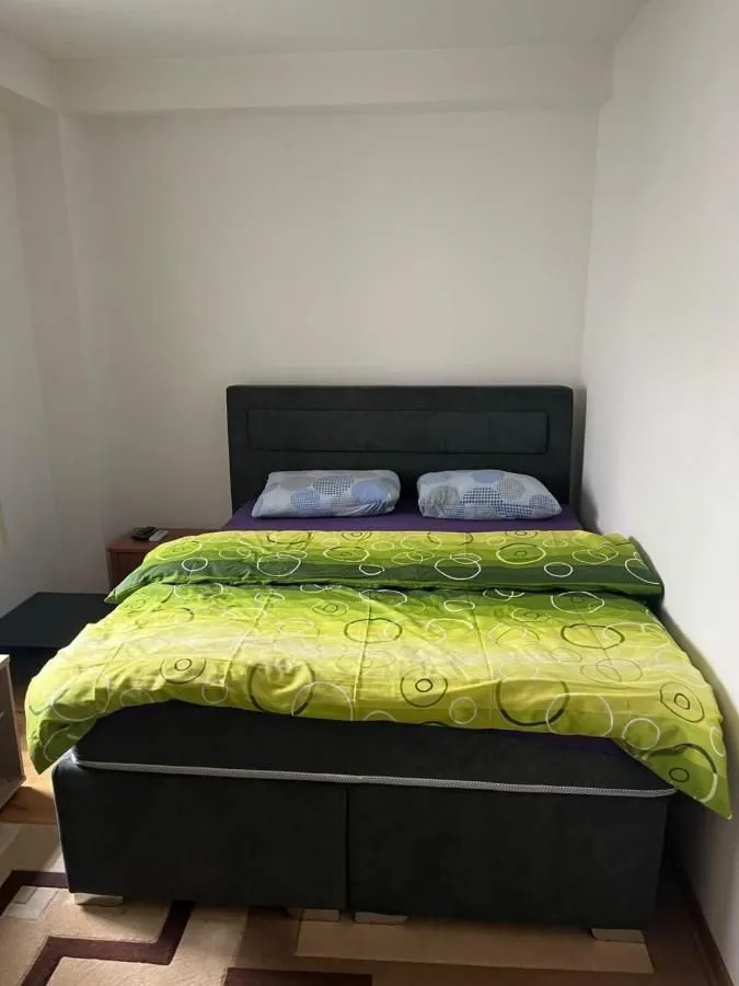 Izdavanje, dvosoban stan, 66m², Crveni Krst, Beograd