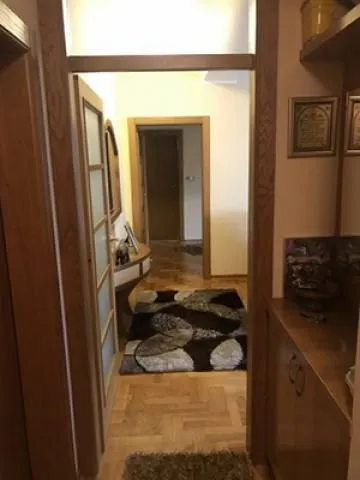 Izdavanje, trosoban stan, 76m², Južni Bulevar, Vračar Sve Podlokacije