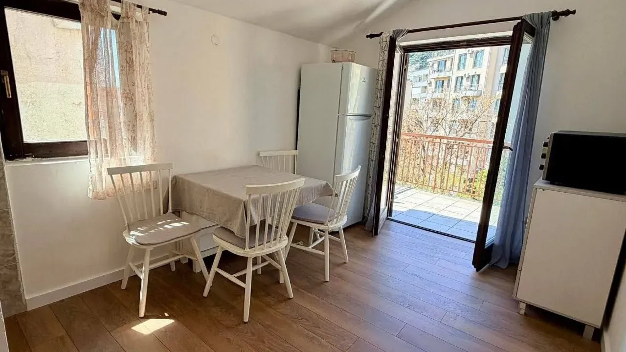 Prodaja, garsonjera, 46m², Bečići, Budva