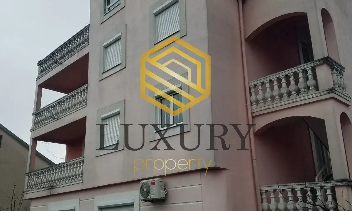 Izdavanje, stan, 140m², Zlatica, Podgorica