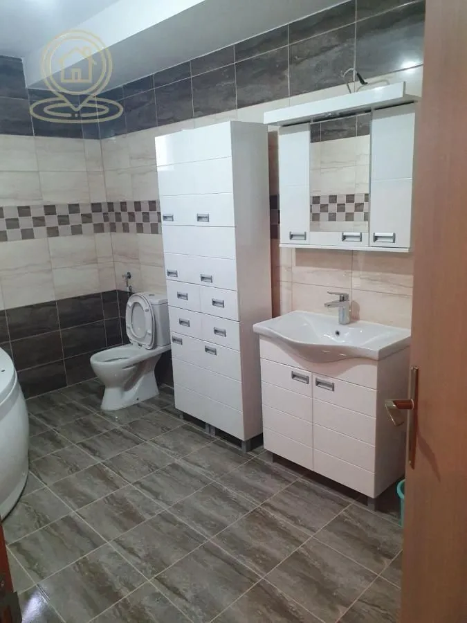 Izdavanje, četvorosoban stan, 116m², Palilula, Niš