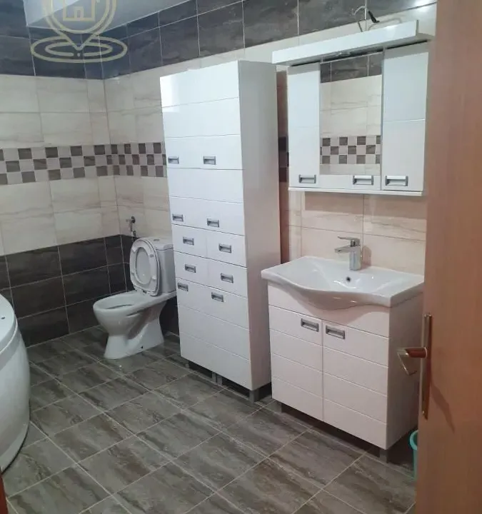 Izdavanje, četvorosoban stan, 116m², Palilula, Niš