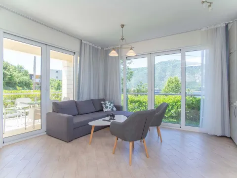 Prodaja, dvosoban stan, 65m², Dobrota, Kotor - image 8