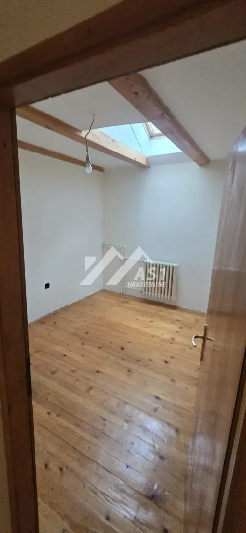Izdavanje, trosoban stan, 68m², Centar, Novi Sad