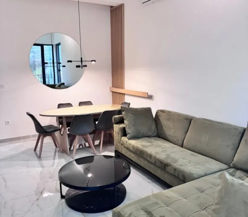 Izdavanje, dvosoban stan, 70m², Lastva Grbaljska, Kotor