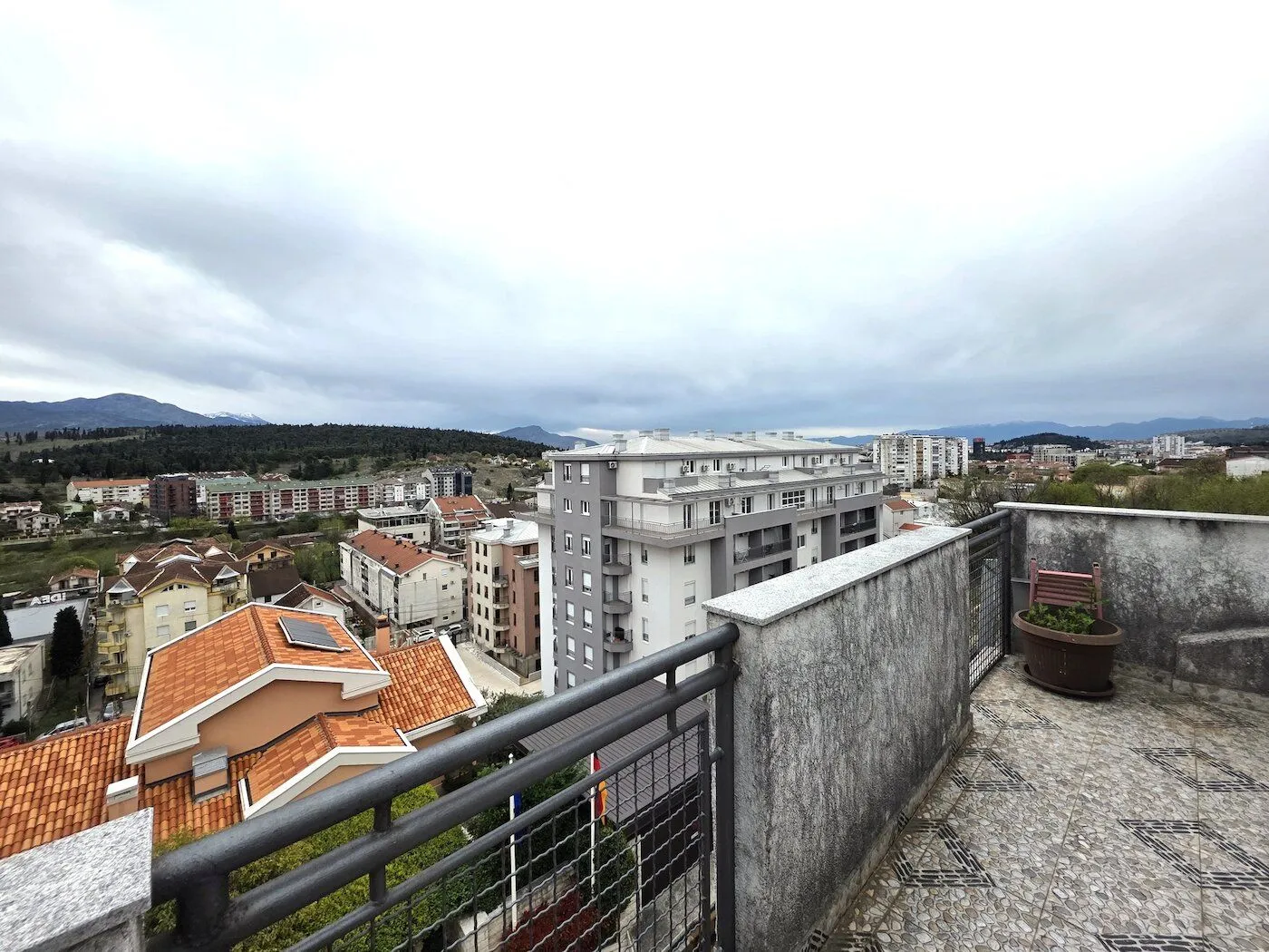 Prodaja, stan, 126m², Malo Brdo, Podgorica