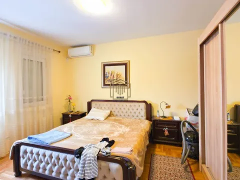 Izdavanje, trosoban stan, 96m², Stari Aerodrom, Podgorica - image 11