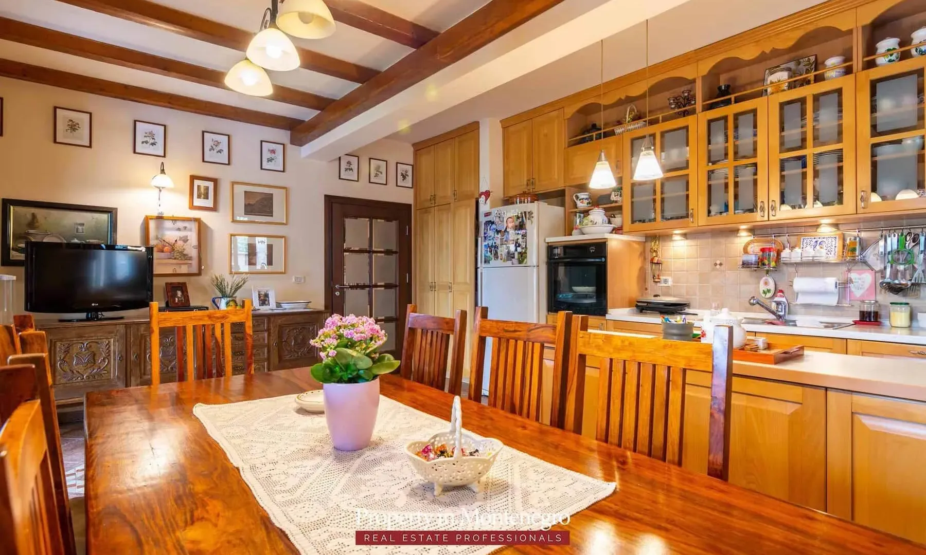 Prodaja, kuća, 303m², Orahovac, Kotor