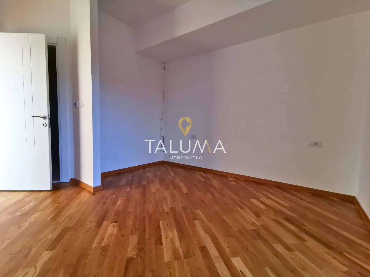 Izdavanje, trosoban stan, 117m², Momišići, Podgorica
