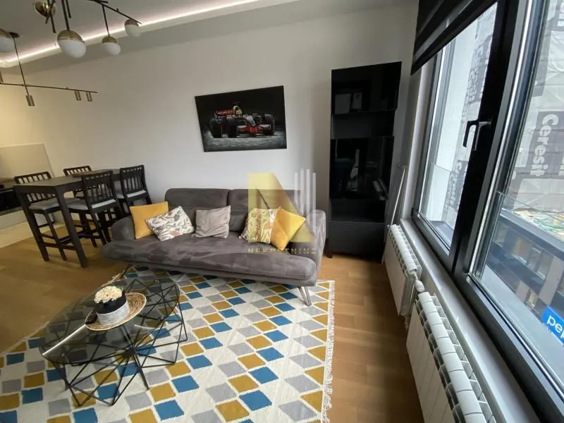 Izdavanje, dvosoban stan, 43m², Bulevar Evrope, Novi Sad Sve Podlokacije