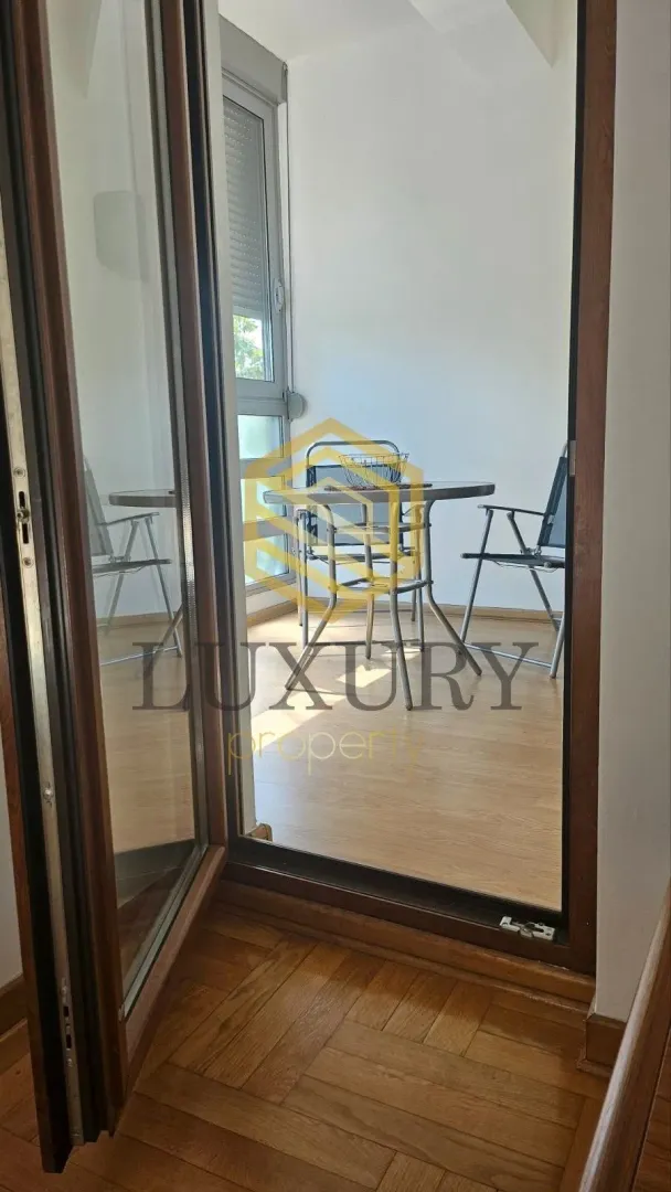 Rent, two bedroom apartment, 70m², Pejton, Podgorica