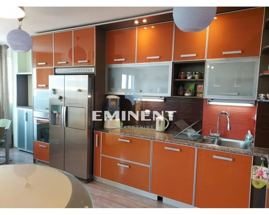 Izdavanje, četvorosoban stan, 115m², Hala Pionir, Palilula Sve Podlokacije