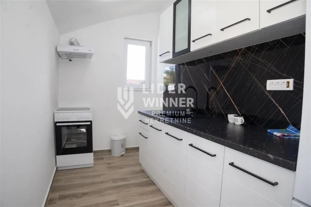 Rent, four bedroom apartment, 125m², Čukarica, Beograd