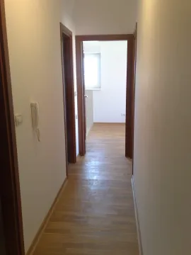 Izdavanje, dvosoban stan, 50m², City Kvart, Podgorica - image 2