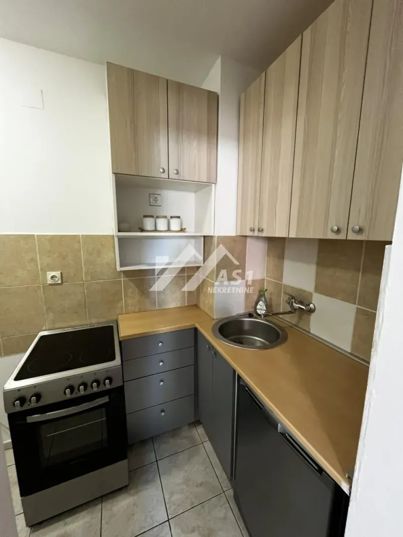 Izdavanje, jednosoban stan, 30m², Grbavica, Novi Sad Sve Podlokacije