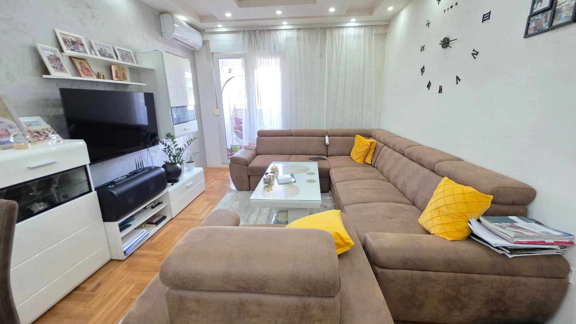 Prodaja, dvosoban stan, 83m², Krivi Most, Podgorica