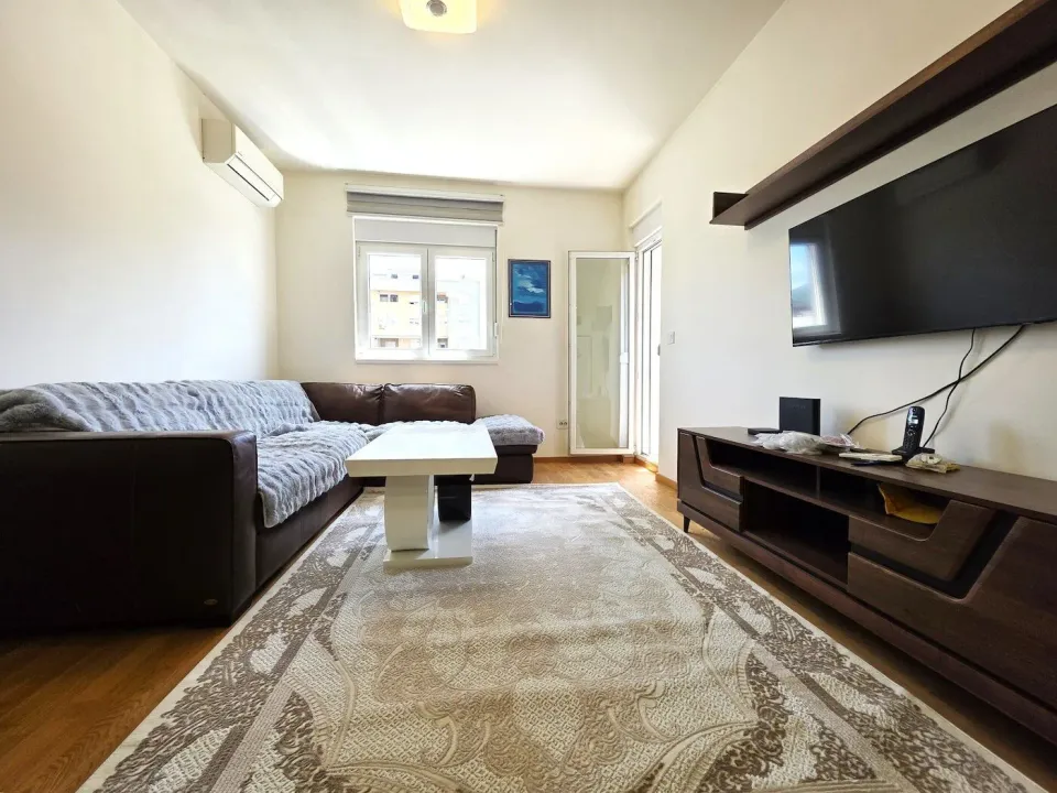 Rent, one bedroom apartment, 47m², Stari Aerodrom, Podgorica