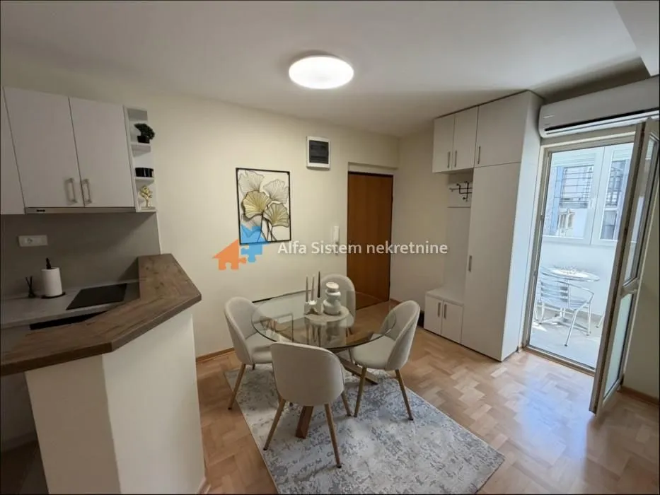 Izdavanje, dvosoban stan, 54m², Kalenić Pijaca, Vračar Sve Podlokacije