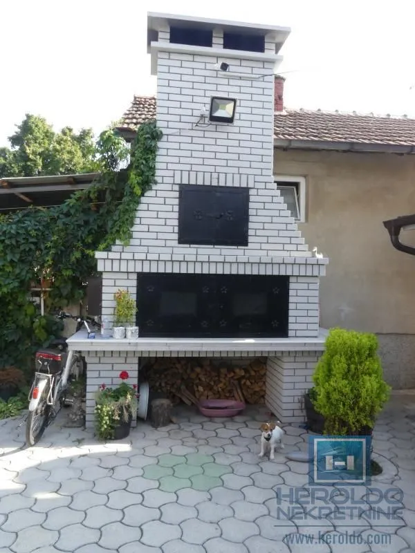 Prodaja, kuća, 380m², Pivara, Jagodina
