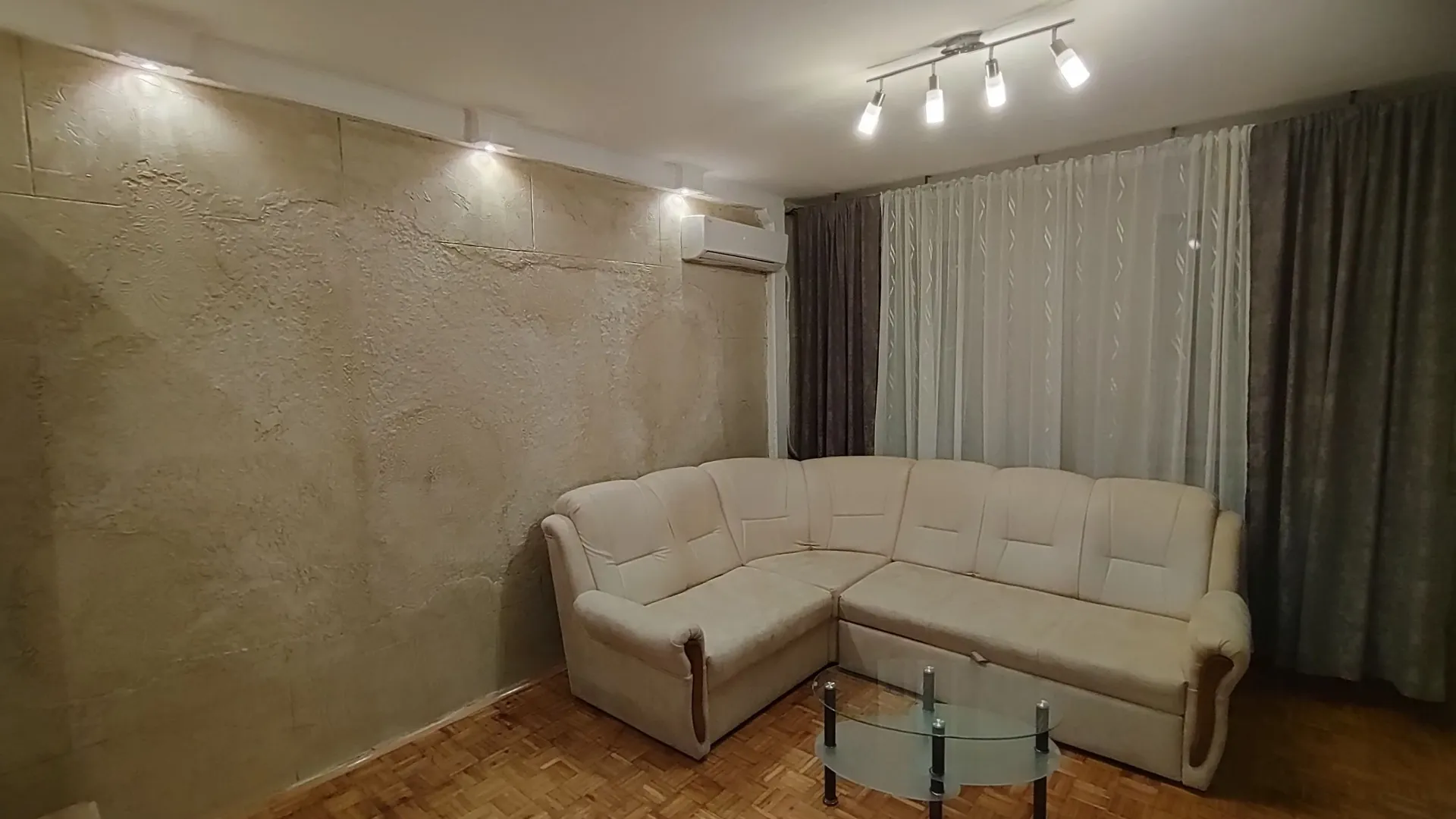 Izdavanje, jednosoban stan, 37m², Novo naselje, Novi Sad