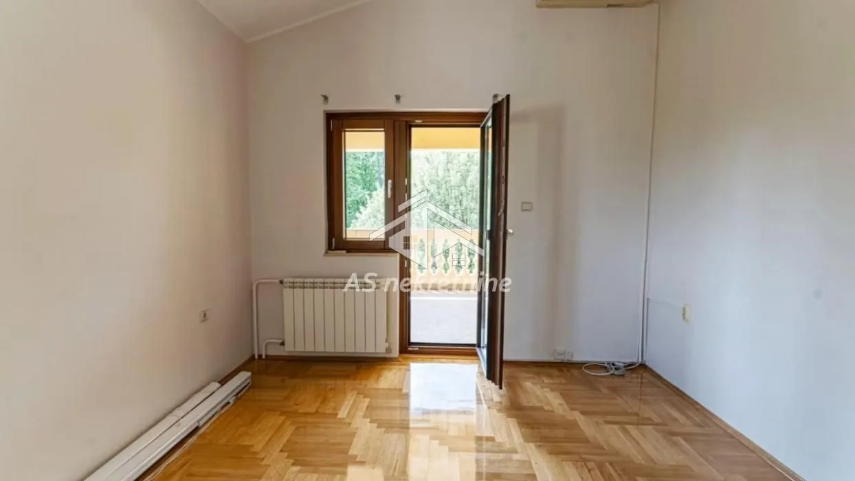 Izdavanje, stan, 210m², Savski Venac, Beograd