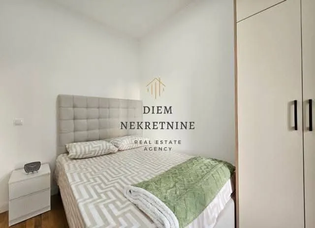 Izdavanje, jednosoban stan, 38m², Centar, Bar