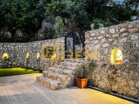 Rent, house, 96m², Cetinje, Crna Gora - image 4