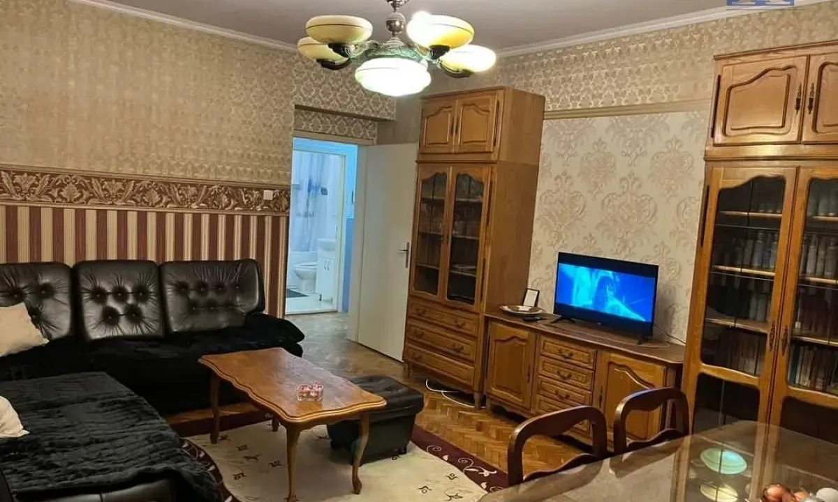 Izdavanje, dvosoban stan, 60m², Centar, Novi Sad