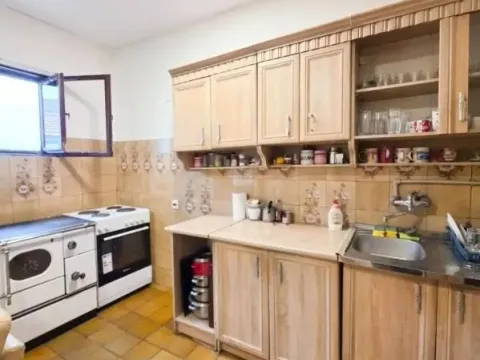 Prodaja, kuća, 83m², Rogami, Podgorica - image 9