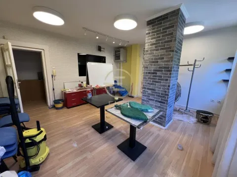 Izdavanje, poslovni prostor, 220m², Liman 1, Novi Sad Sve Podlokacije - image 19