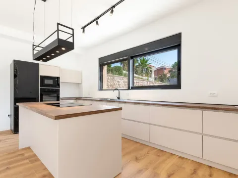 Rent, house, 183m², Kava, Tivat - image 5