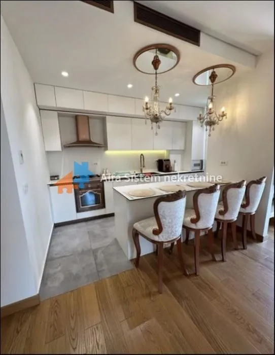 Rent, four bedroom apartment, 147m², Savski Venac, Beograd