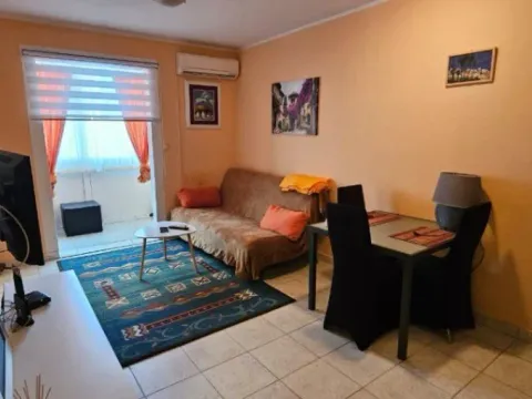 Rent, one bedroom apartment, 33m², Budva, Crna Gora - image 1