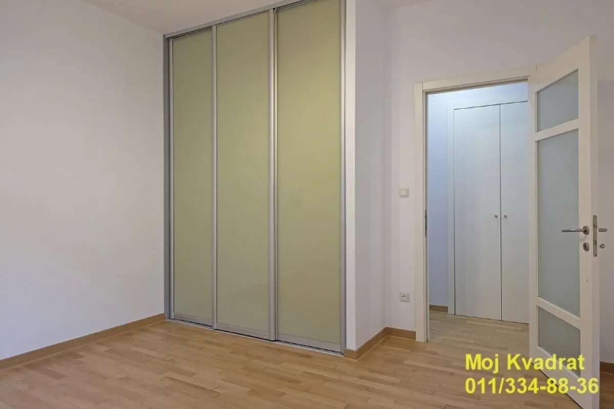 Prodaja, četvorosoban stan, 105m², Vračar Sve Podlokacije, Beograd