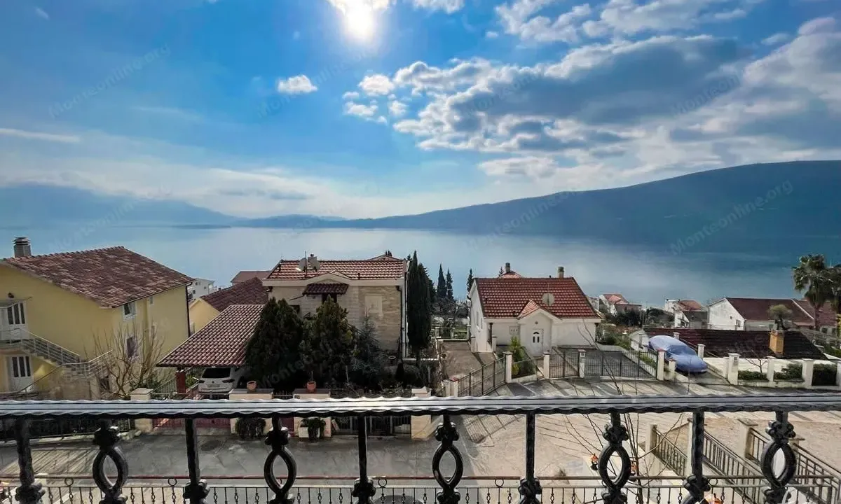 Sale, two bedroom apartment, 105m², Bijela, Herceg Novi