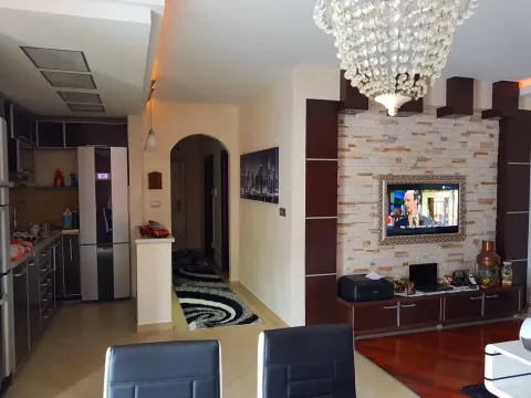 Prodaja, dvosoban stan, 71m², Dobrota, Kotor - image 10