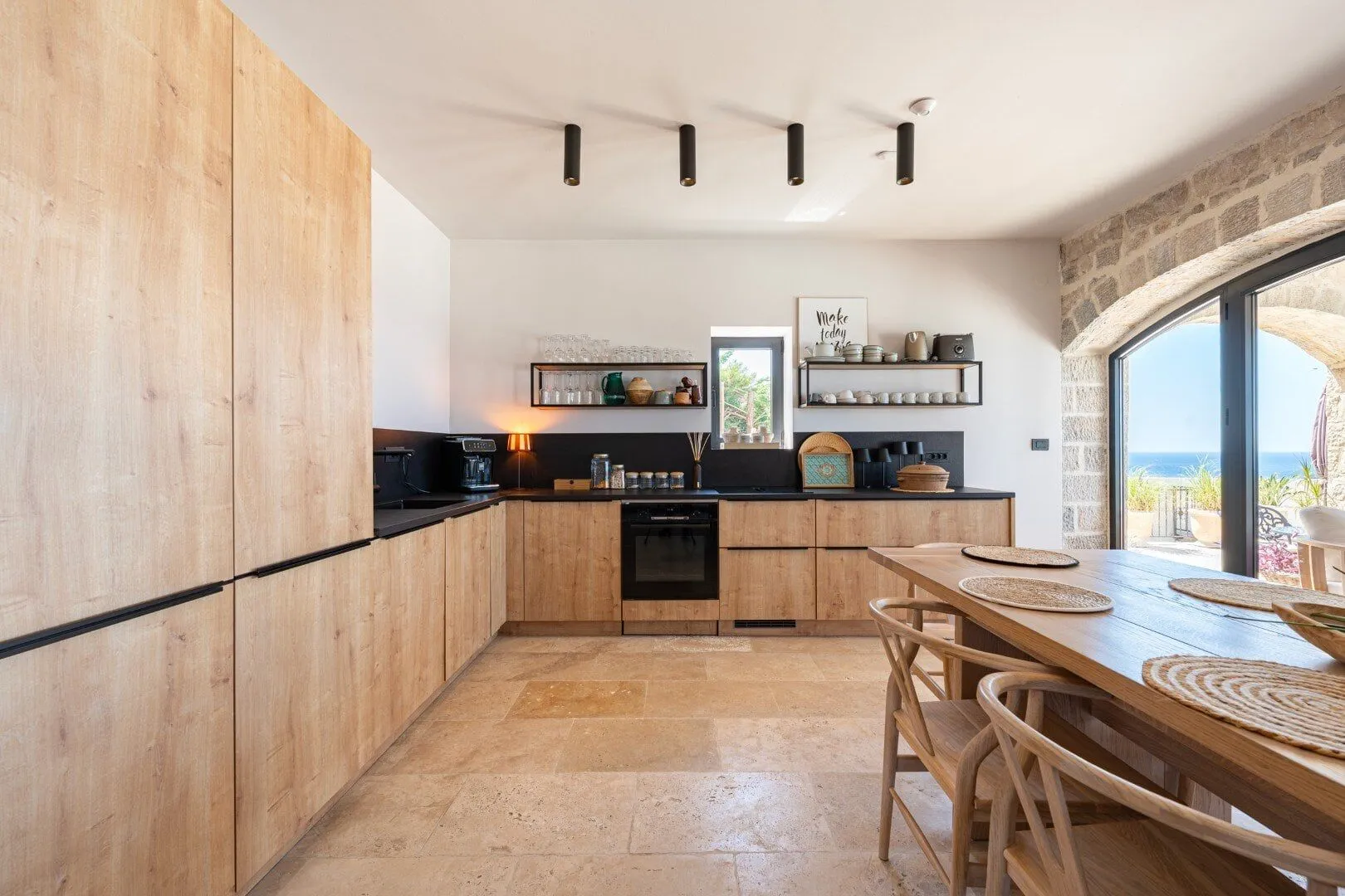 Sale, house, 374m², Drobni pijesak, Budva