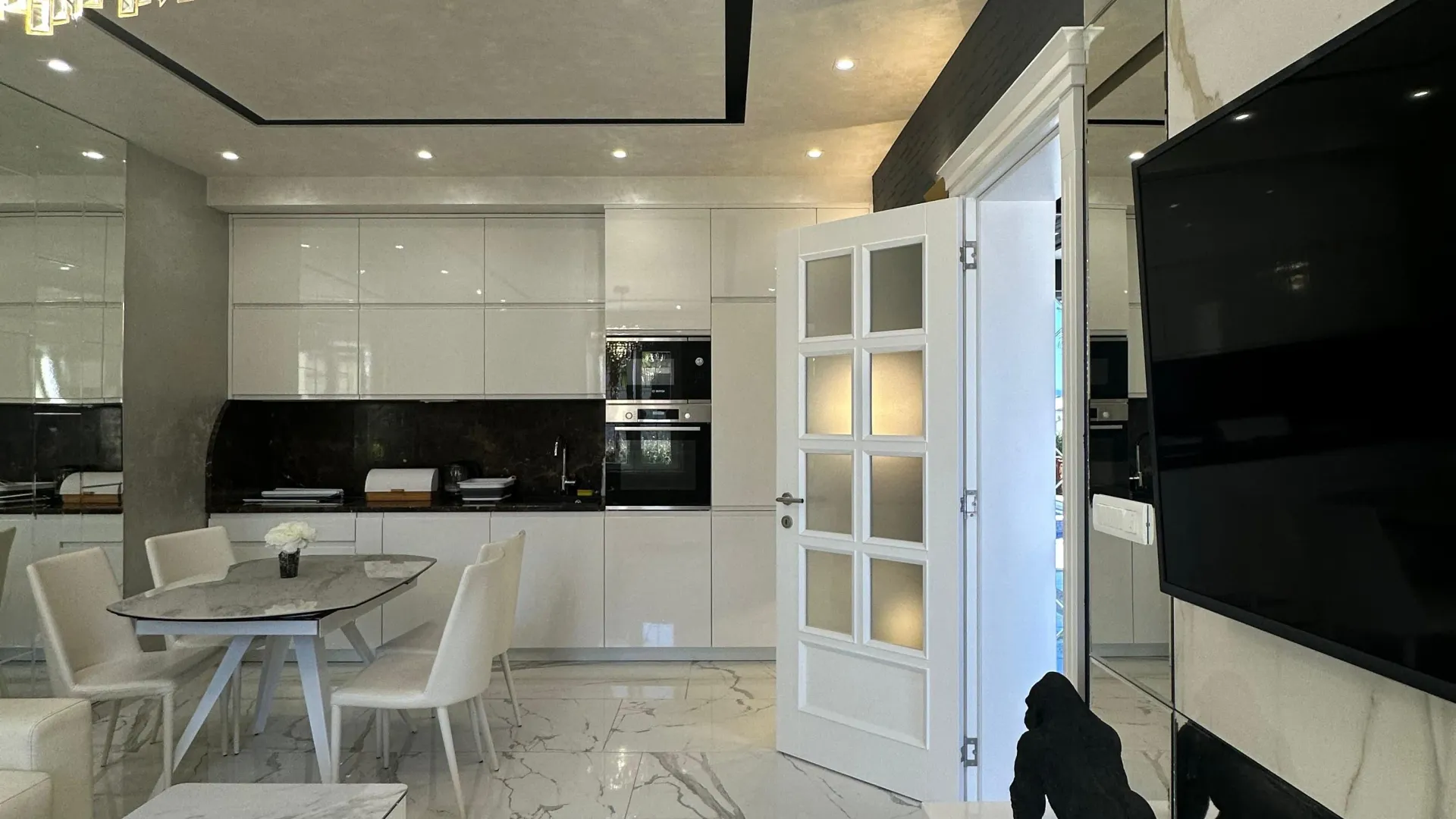 Rent, one bedroom apartment, 63m², Centar, Tivat