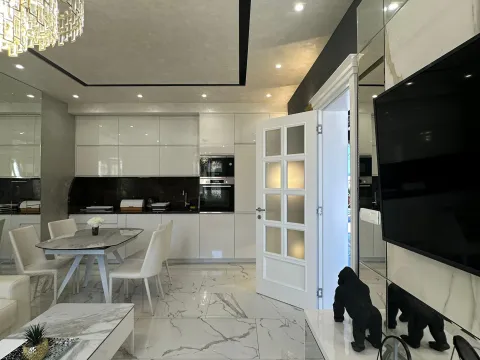 Izdavanje, jednosoban stan, 63m², Centar, Tivat - image 4