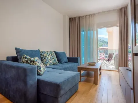 Sale, two bedroom apartment, 55m², Bečići, Budva - image 2