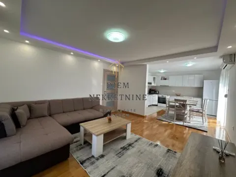 Izdavanje, trosoban stan, 120m², Donja Gorica, Podgorica - image 13