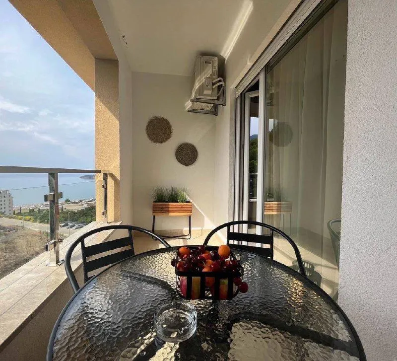 Rent, one bedroom apartment, 55m², Bečići, Budva